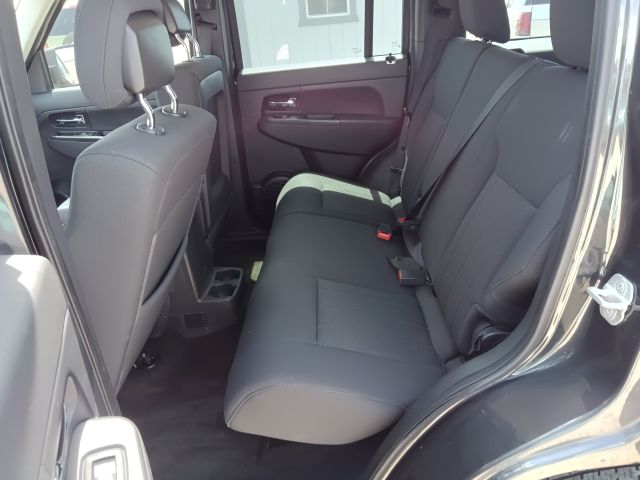 2011 LIBERTY 4X4 (19).jpg